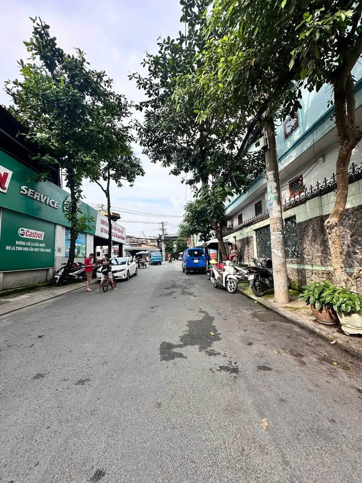 Mặt tiền khu ADC, Tân Phú 300m2, ngang 24m, 1 trệt 2 lầu, giá 38 tỷ