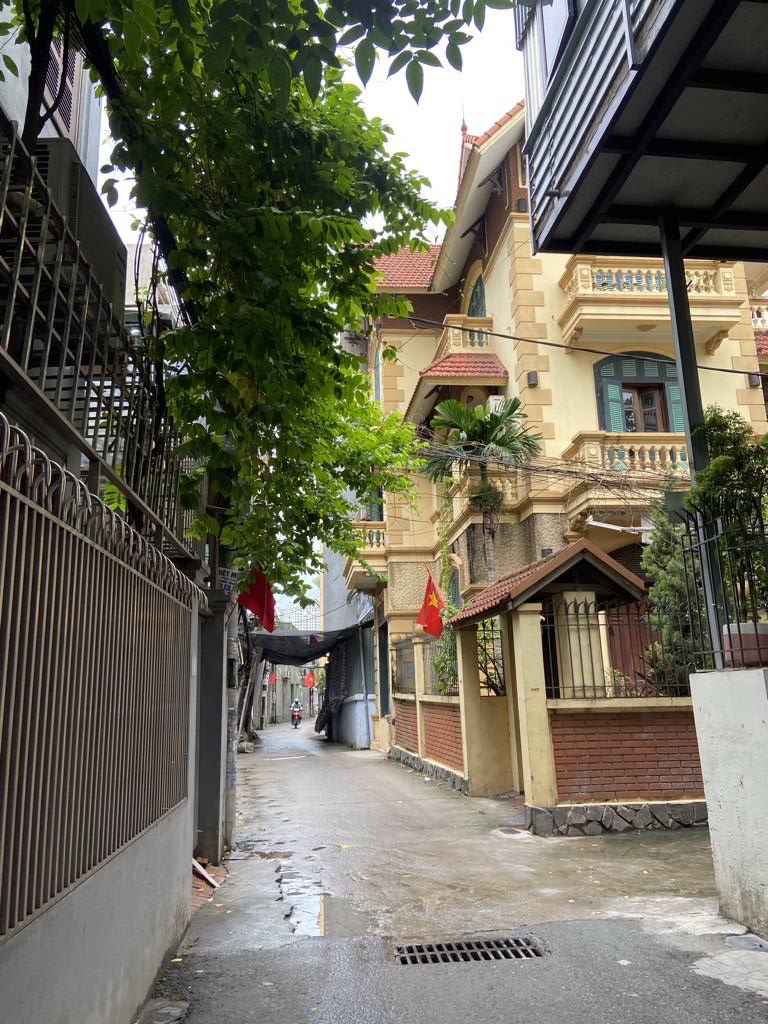 Nhà dân xây chắc chắn, 30m² 5 tầng tại Dương Văn Bé - Minh Khai