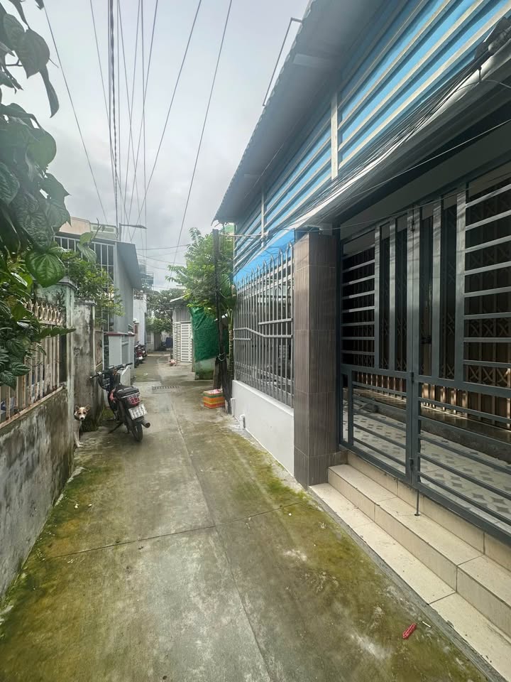 Nhà Nha Trang 2 tầng đẹp lung linh, sổ hồng chính chủ, giá hời