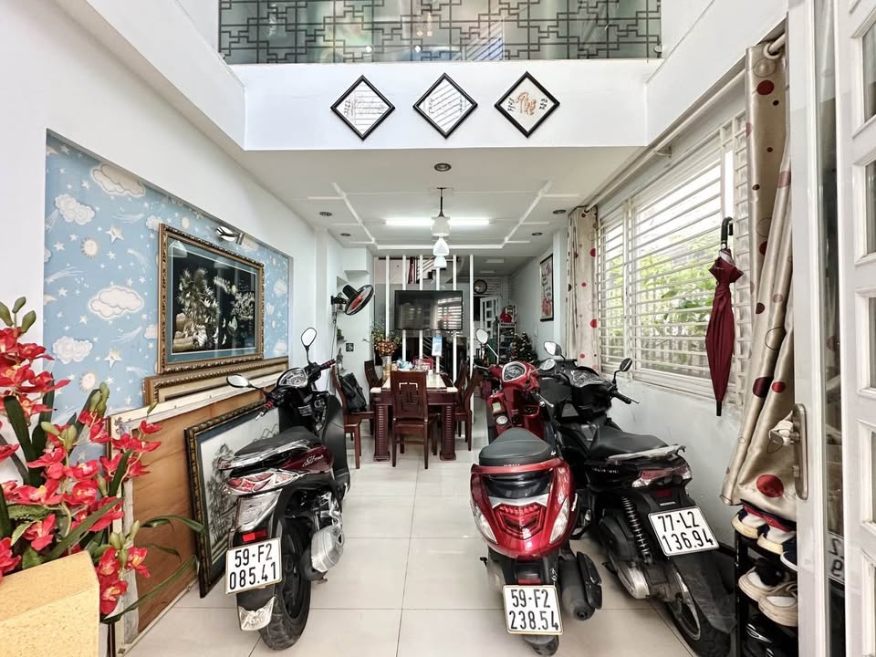 Nhà góc xinh xinh Quận 3, 50m2, 5 tầng, 7 phòng ngủ giá hời