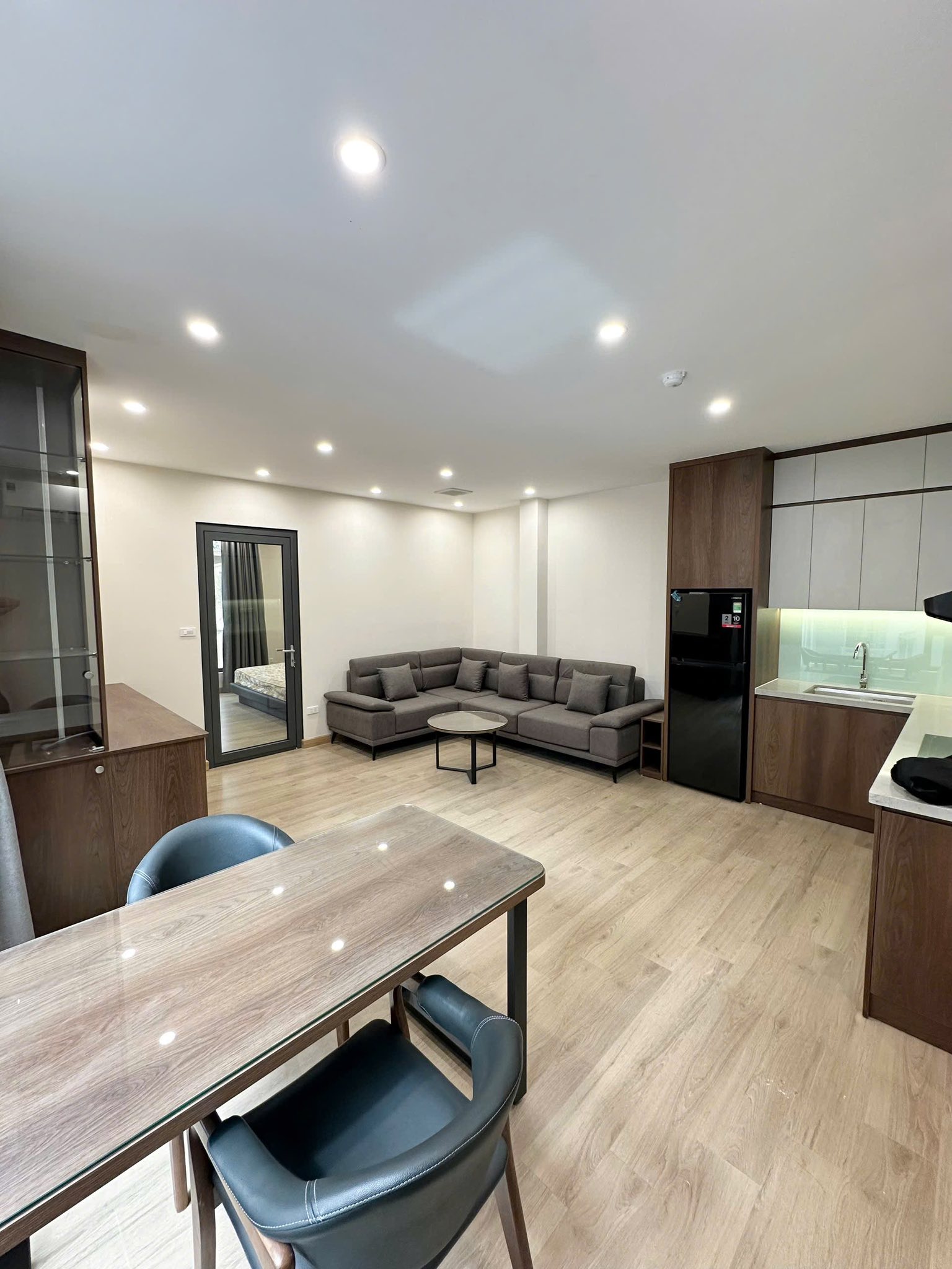 Căn hộ 60m2 Đội Cấn, Ba Đình, iá sốc 12 triệu/tháng