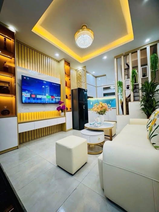 Nhà phố Nguyên Hồng 58m², 4 tầng, 12,6 tỷ ngõ rộng, ô tô gần