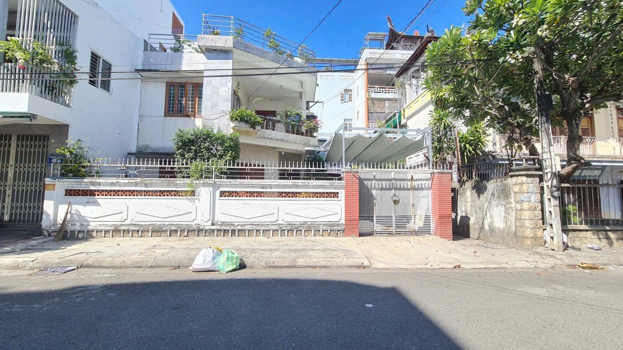 Nhà 3 tầng mặt tiền Mê Linh, Nha Trang, kinh doanh đỉnh, 5 phút ra biển