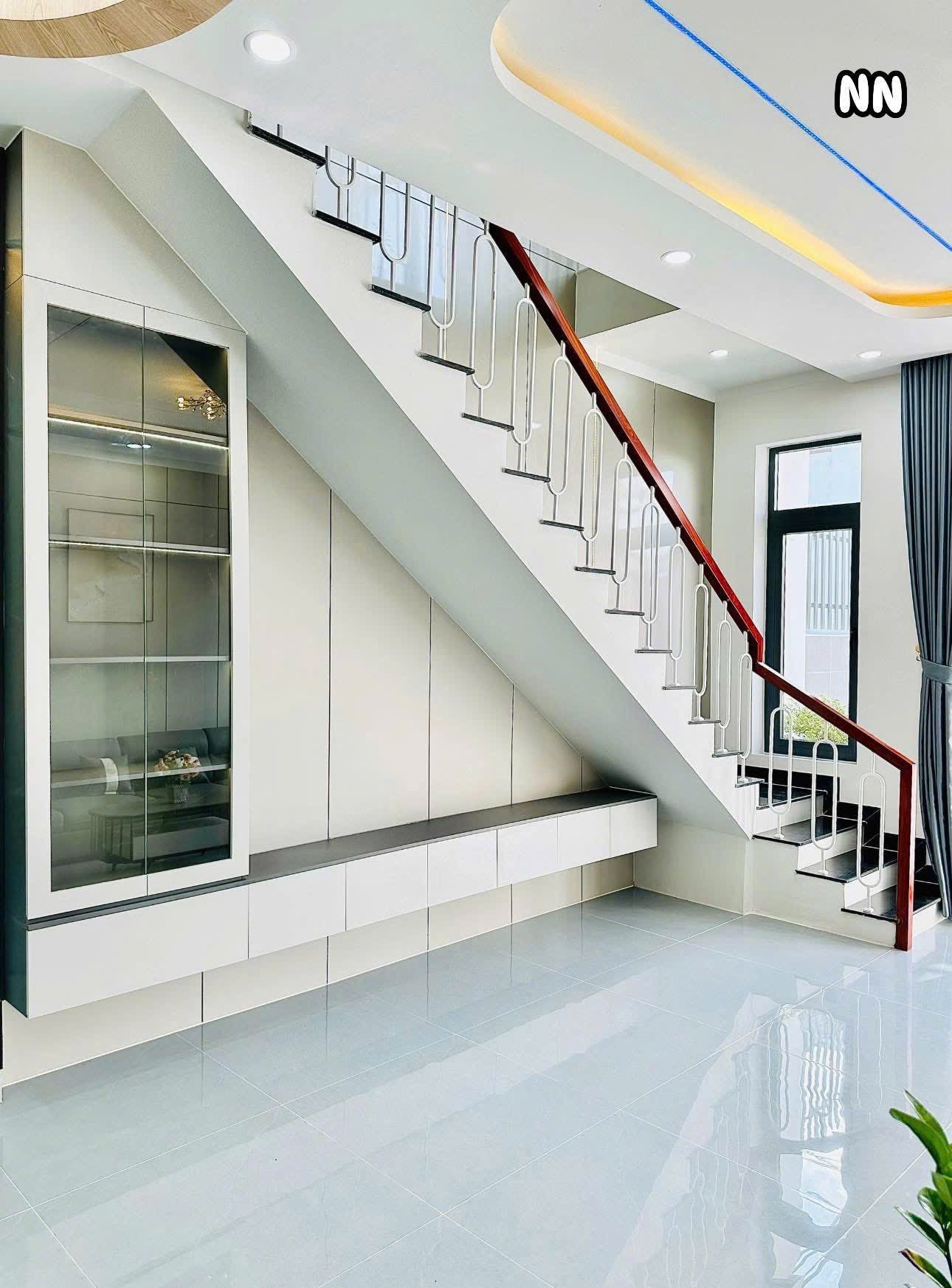 Nhà 2 mặt tiền 5mx20m, 3 phòng ngủ, tặng full nội thất, giá 3,29 tỷ