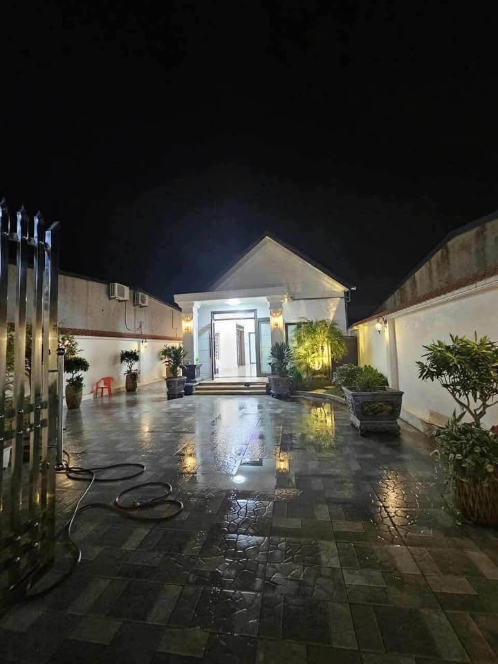 Nhà Vina biệt thự mặt đường 353, sang xịn mịn, dọn đồ đến ở ngay