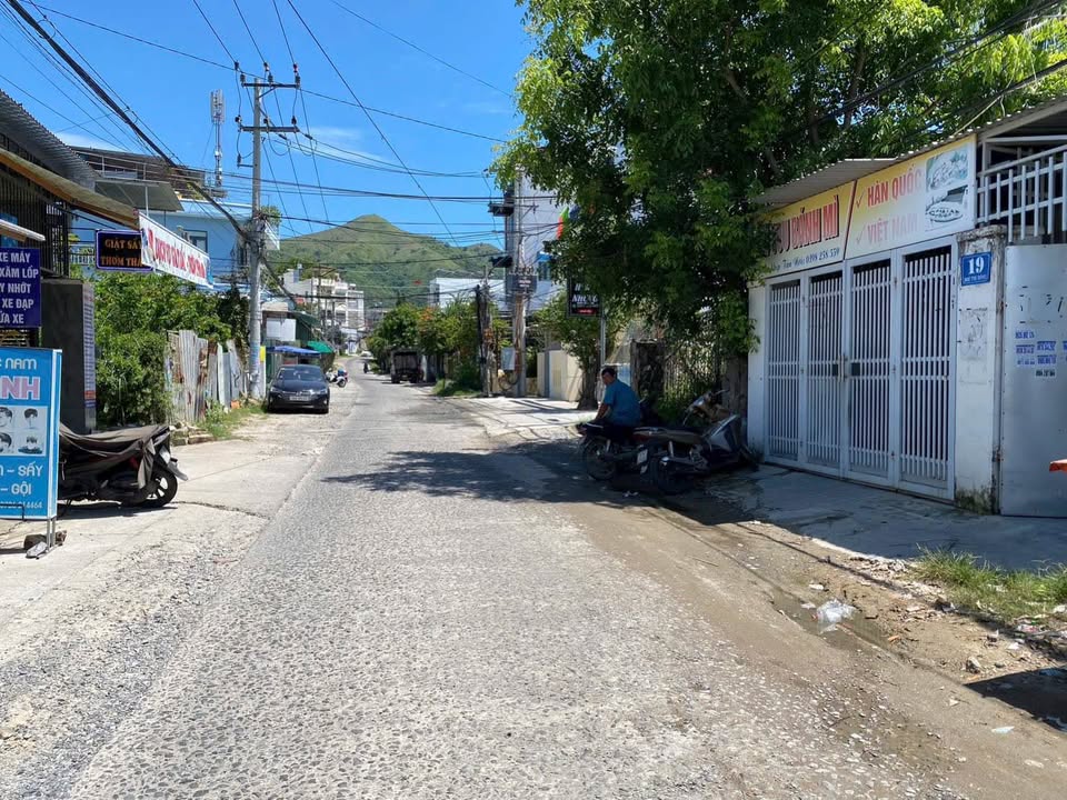 Đất vàng mặt tiền đường Mai Thị Dõng, khu vực Bắc Nha Trang đây ạ