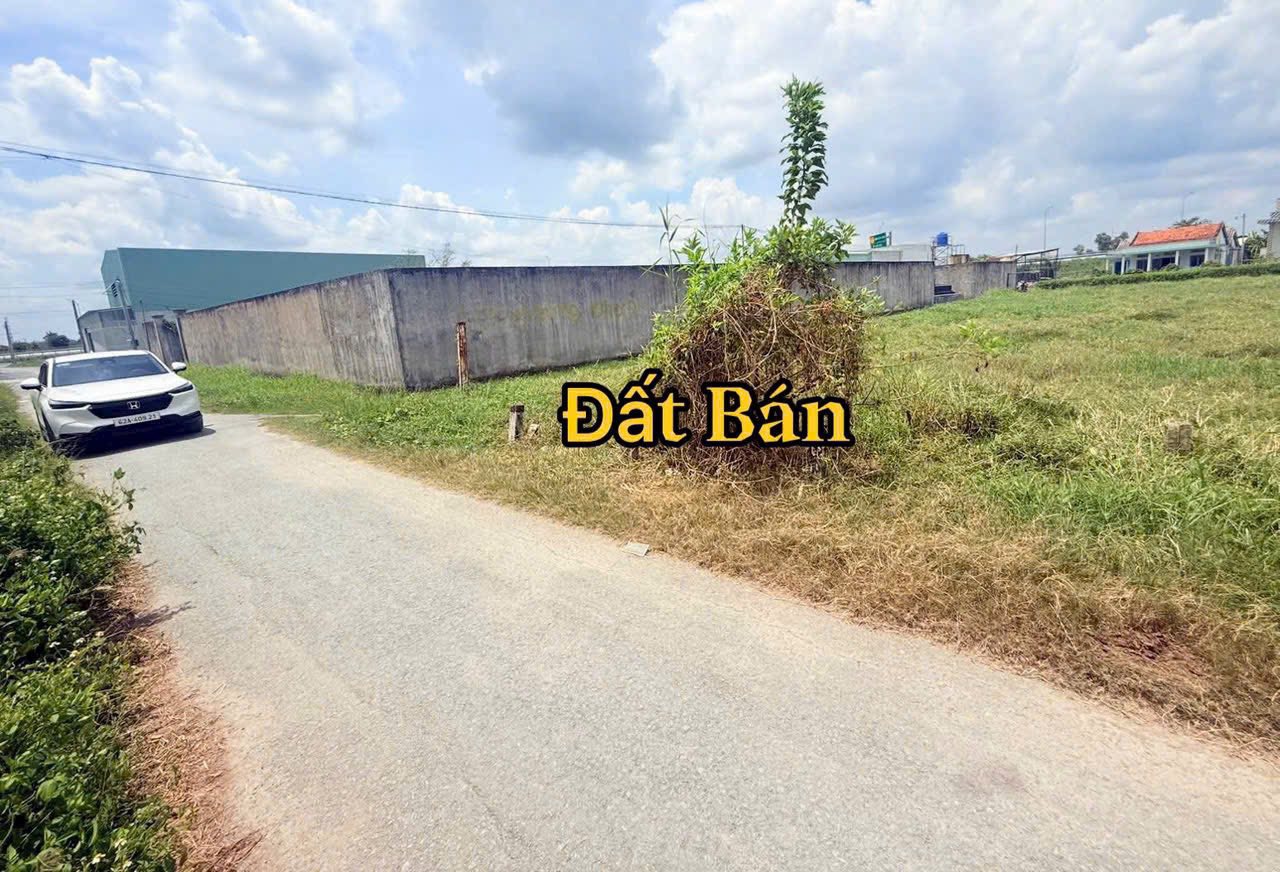 Đất Long An 400m2 thổ cư, mặt tiền 10m, giá 4,3 tỷ, xây kho, nhà vườn vi vu