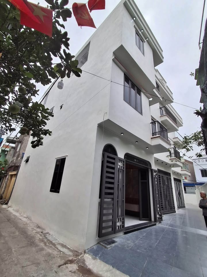 Nhà lô góc 3 tầng, ngõ Thái Bình có chỗ đỗ ô tô chỉ 2,45 tỷ