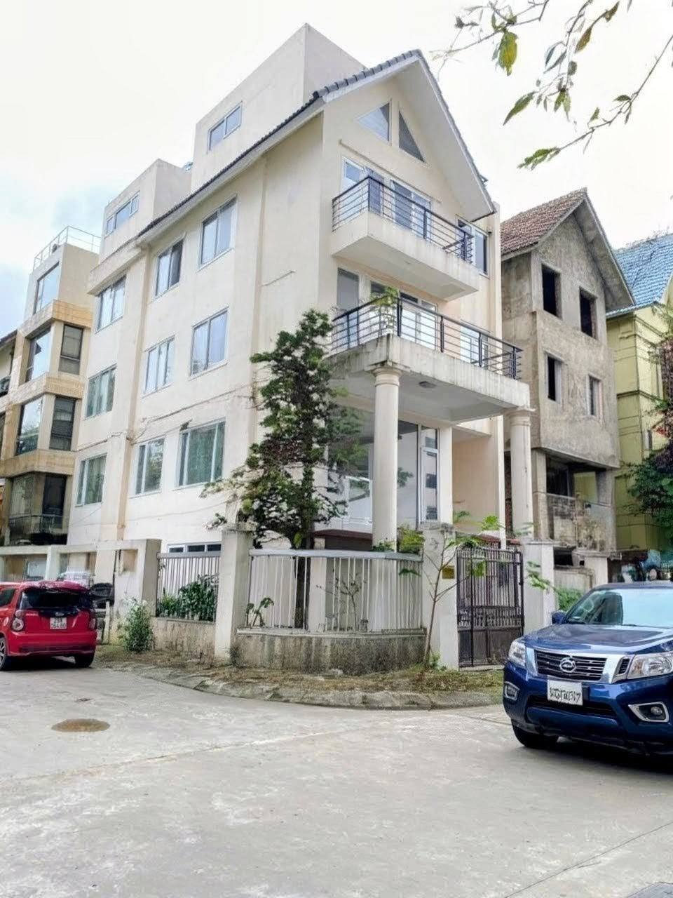 Biệt thự Tây Hồ, 165m2 lô góc 4 thoáng, 2 mặt đường ô tô tránh, view đẹp, kinh doanh đỉnh, 41,9 tỷ