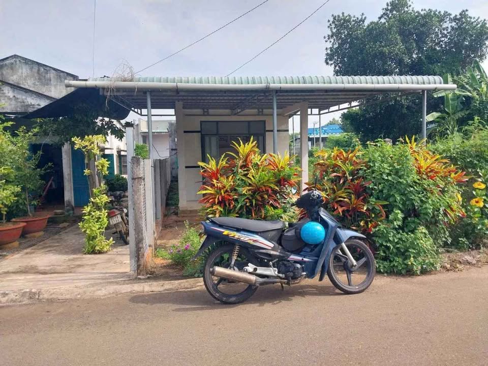 Mình có một căn nhà mặt tiền đường Trịnh Hoài Đức, ngay trung tâm Thị trấn Đất Đỏ, Bà Rịa - Vũng Tàu