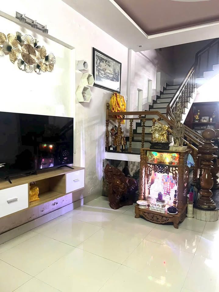 Nhà 2,5 tầng 2 mặt tiền Hoàng Thị Loan, Huế giá iu thương