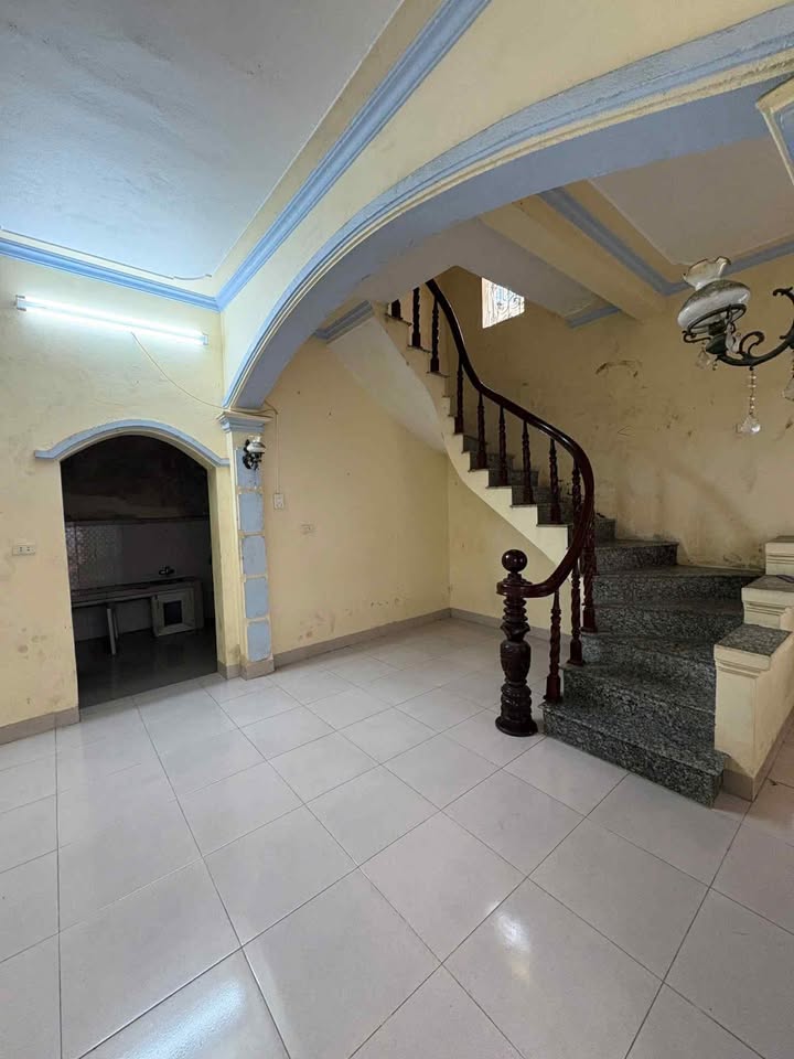 Bán nhà 85m2, 2 tầng, mặt tiền rộng, hướng Đông Nam tại ngõ Nguyễn Trãi, Nam Định