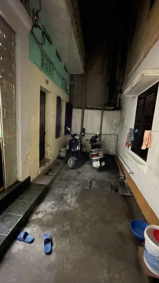 Cho thuê nhà Khâm Thiên 37m2, 2 tầng, 2 ngủ, ngõ thông thuận tiện