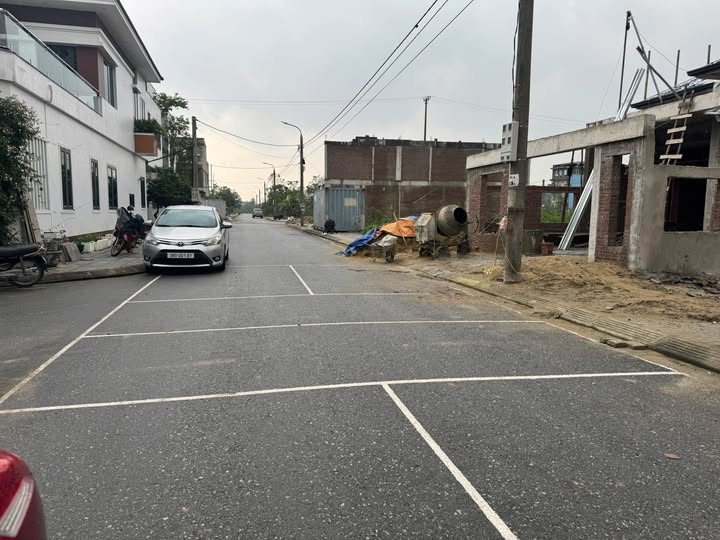 Đất vàng Hải Thượng Lãn Ông - Đường 12m, vỉa hè rộng, giá chỉ 3.xx tỷ