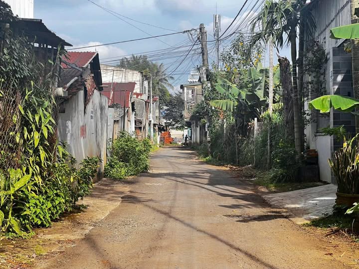 Đất nở hậu bên hông chợ, đường nhựa thông thoáng, giá nhỉnh 1,8 tỷ