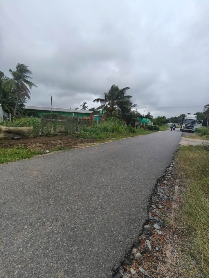 Đất vàng 889 triệu mặt tiền 6,5m đường 10m, hướng Nam, tại Tây Ninh