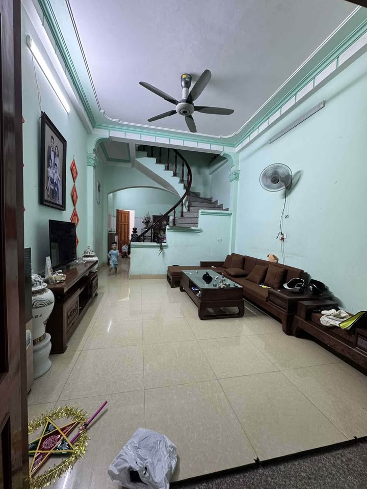 Bán nhà 1,5 tầng hướng Nam, diện tích 50m2, ngõ thông