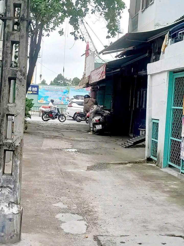 Nhà Phạm Hùng, Quận 8, mặt tiền kinh doanh, 2 lầu, 4 phòng ngủ, 5,28 tỷ