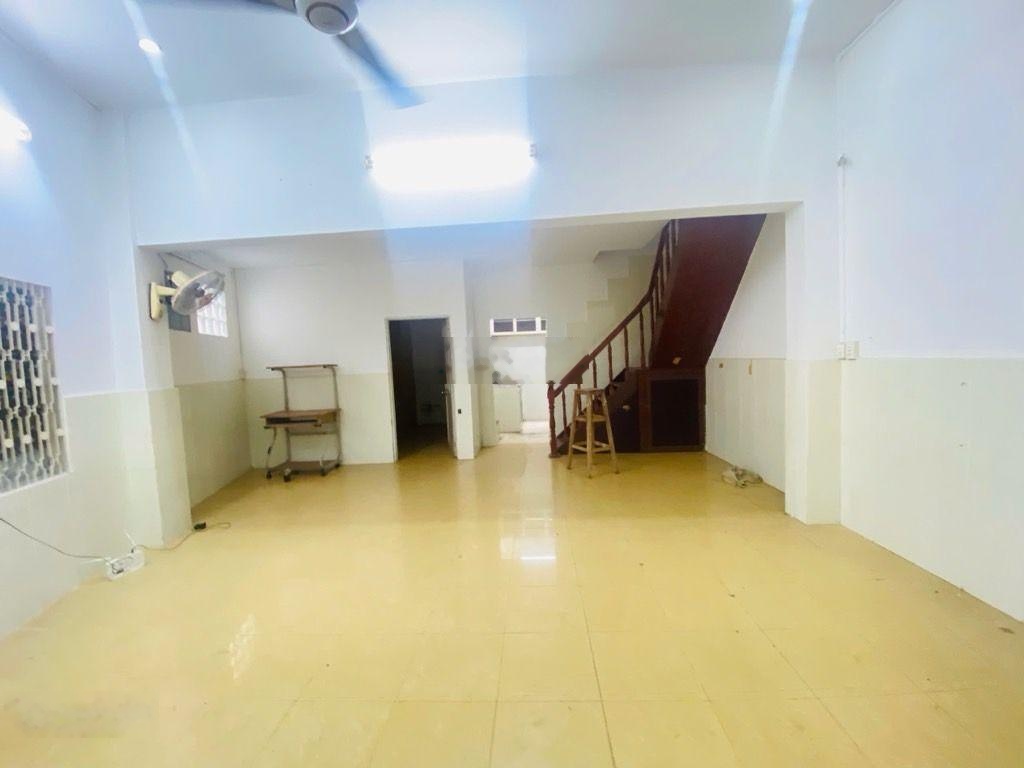 Nhà góc 2 mặt hẻm sát mặt tiền Ba Tháng Hai trung tâm Quận 10 , 65m 2, 2 tầng chỉ 8.9 tỷ TL