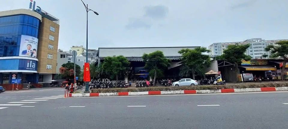 Nhà góc 2 mặt tiền Lê Văn Việt, Quận 9 - Cơ hội vàng xây cao ốc