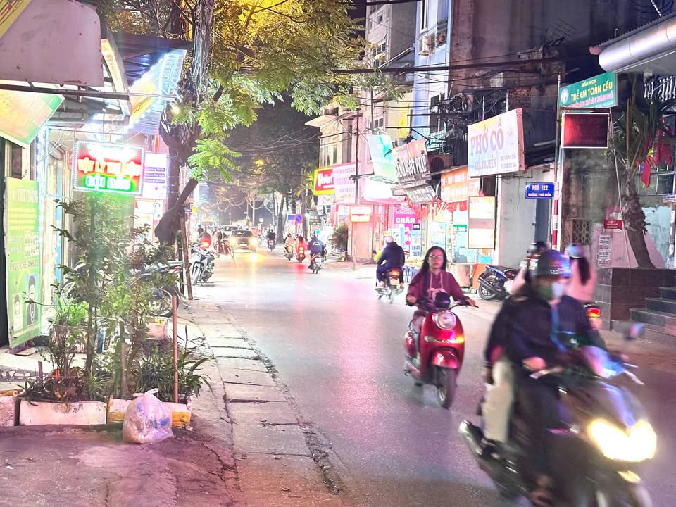 Đất phân lô Phú Diễn, ngõ thông ô tô 7 chỗ vào tận cửa, sát phố