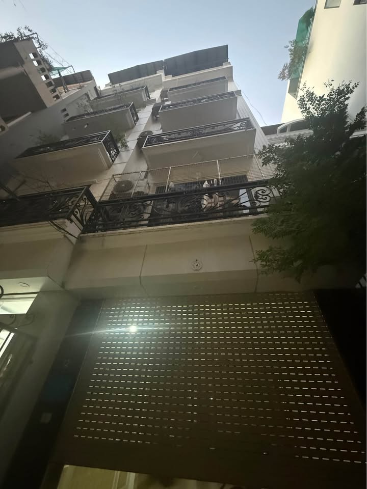 Bán nhà phố Cầu Giấy, kinh doanh đỉnh, ô tô vào, 89m2, 6 tầng, thang máy, giá tốt