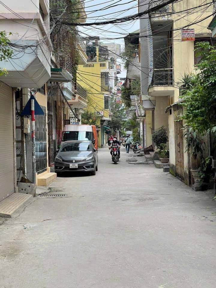 Nhà đẹp 5 tầng, 34m² Lạc Long Quân, Tây Hồ, gần ủy ban nhân dân, ngõ thông ô tô