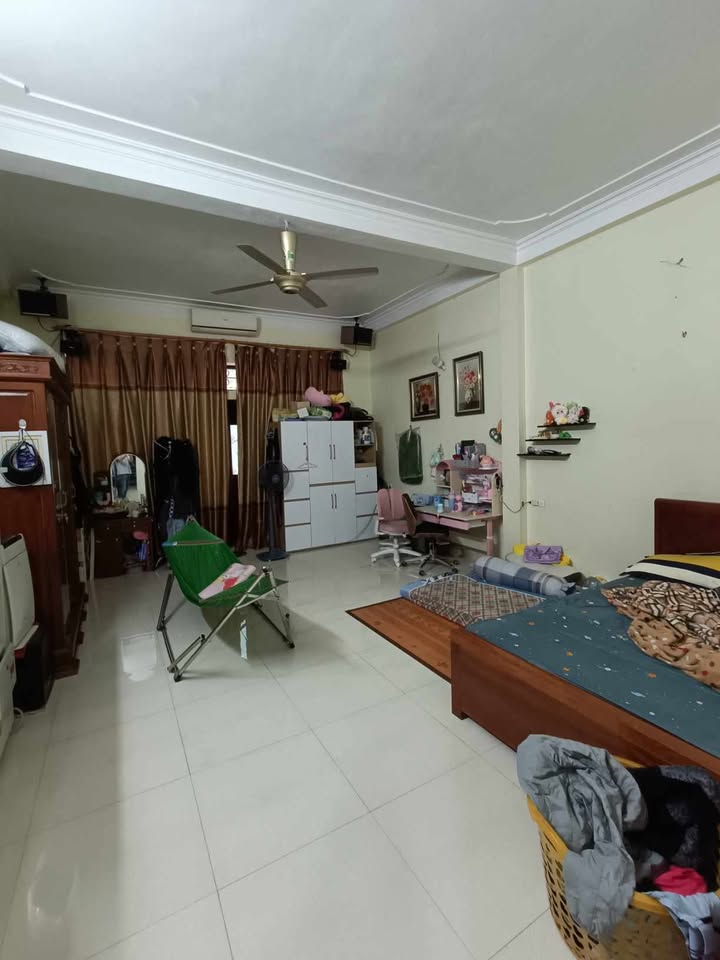 Nhà 3,5 tầng mặt đường khu đô thị Dệt May kinh doanh tốt, thiết kế đẹp