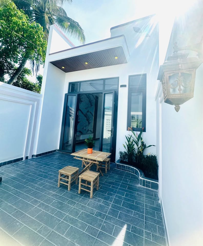 Nhà mới tinh tươm, 4mx30m, 1,28 tỷ, tặng kèm nội thất xịn sò