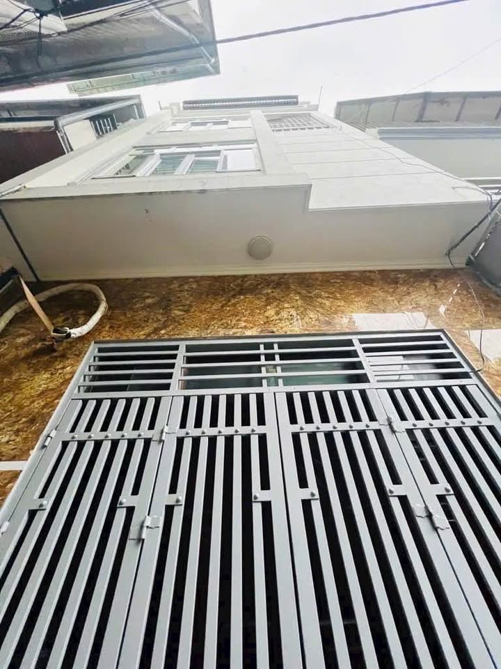 Nhà Định Công 4 tỷ sổ đỏ riêng, 4 tầng, mặt tiền 26m