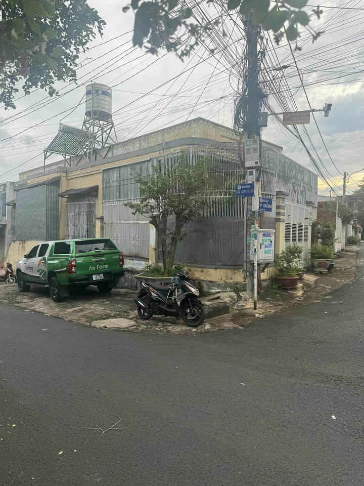 Bán nhà 2 mặt tiền đường Lạc Long Quân, phường Buôn Ma Thuột, giá 5.5 tỷ