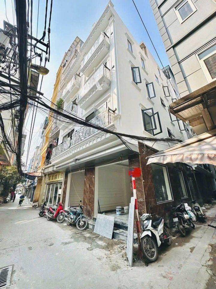 Nhà Cầu Giấy 5 tầng chỉ hơn 10 tỷ, khu dân trí cao, an ninh tốt