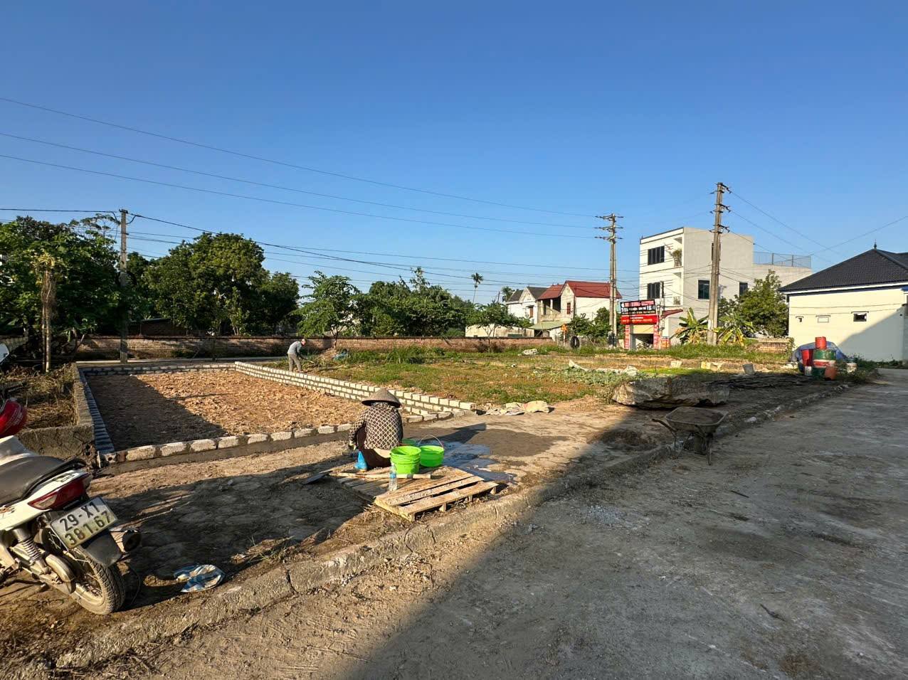 Bán đất đấu giá Chương Mỹ - 2 mặt tiền, sát QL21, giá hơn 2 tỷ