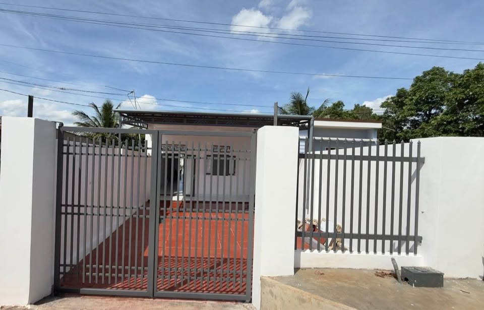 Nhà mặt đường A3 5,5m x 30m, giá hời như đất, sân ô tô đủ chỗ đỗ