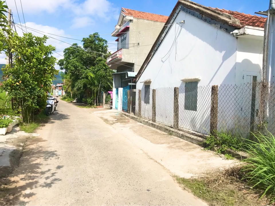 Nhà cấp 4 căn góc 2 mặt tiền, đường ô tô, giá chỉ hơn 539 triệu tại Daklak