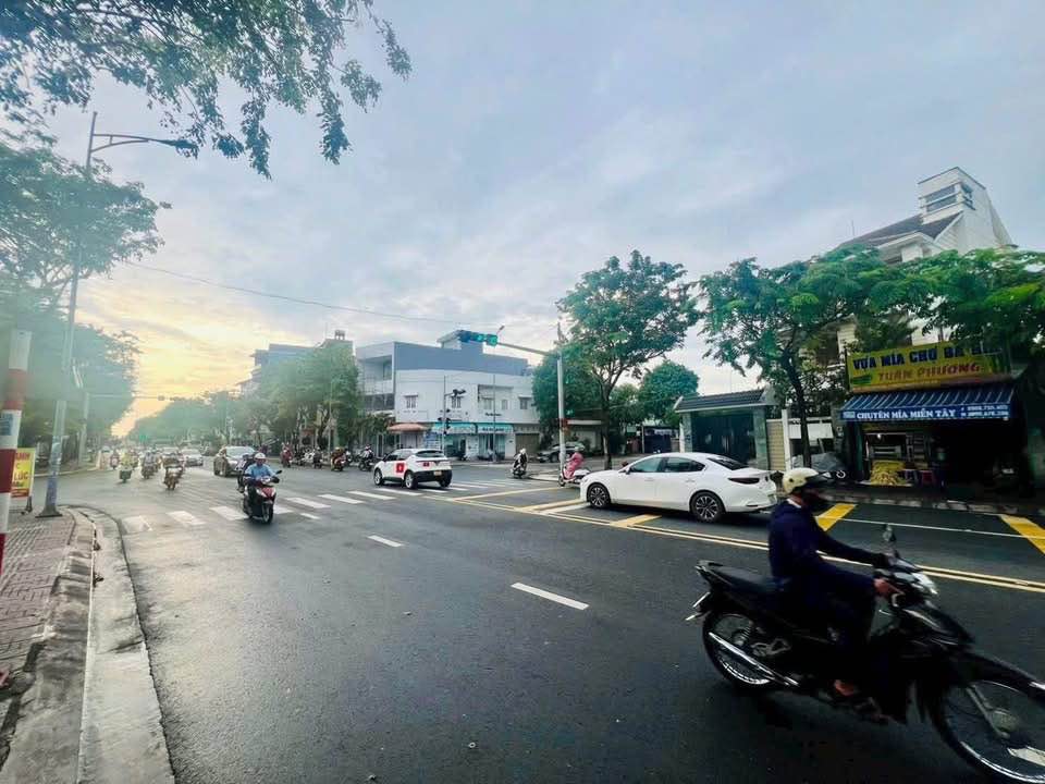 Góc 2 mặt tiền Trần Hưng Đạo, Bà Rịa - Full thổ cư, 205m2, giá tốt