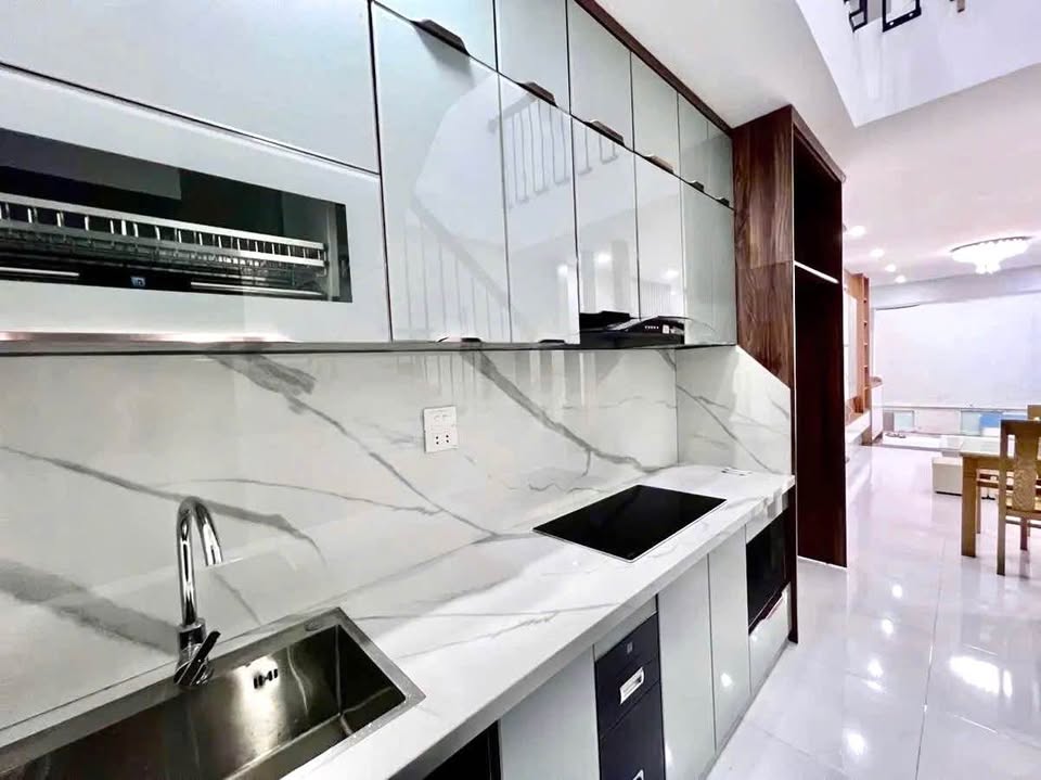 Nhà Nguyễn Sơn 41m², full nội thất, 25m ra ô tô, hơn 8 tỷ