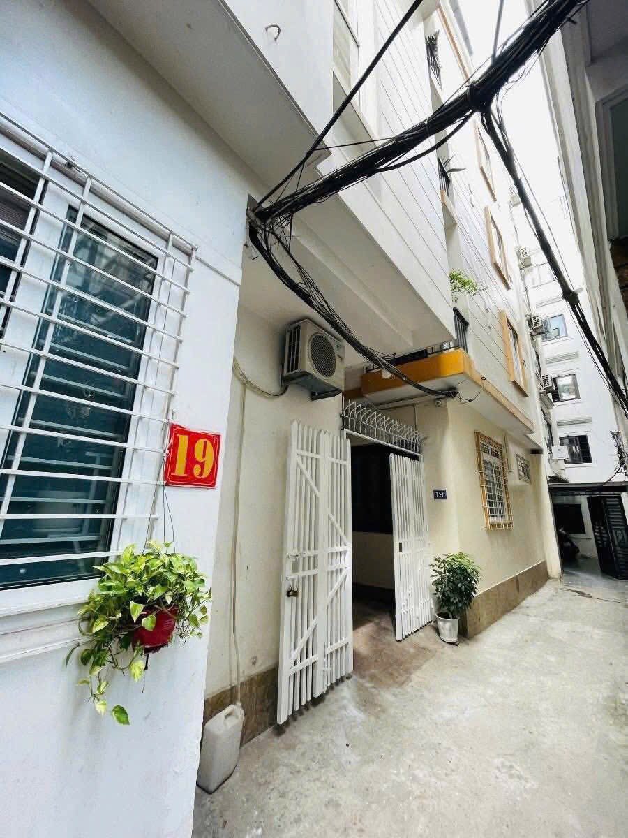 Bán nhà 5 tầng đẹp, Nghĩa Đô, Cầu Giấy, gần phố, mặt tiền rộng