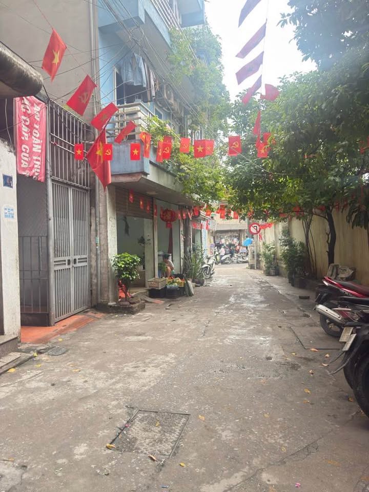 Nhà kinh doanh đắc địa, ngõ ô tô Cầu Giấy - Sẵn sàng đón chủ mới