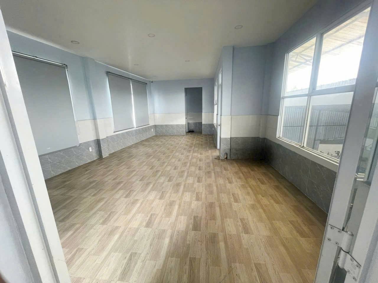 Bến Tre - Nhà mặt tiền 365m2, ngang 8.4m, nở hậu 28m - Giá 14.5 tỷ