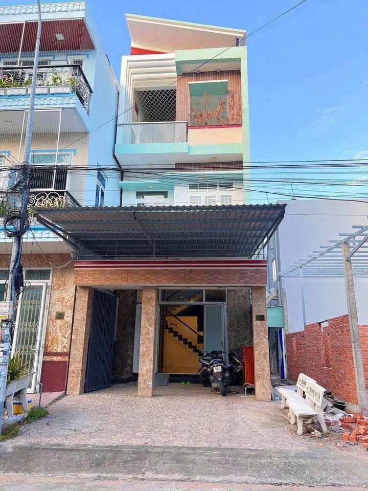 Nhà An Khánh cổ kính - 4 phòng ngủ đầy đủ tiện nghi