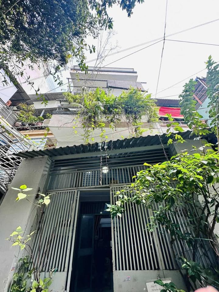 Nhà Tân Bình 53m2, 4 tầng, tặng nội thất sang trọng