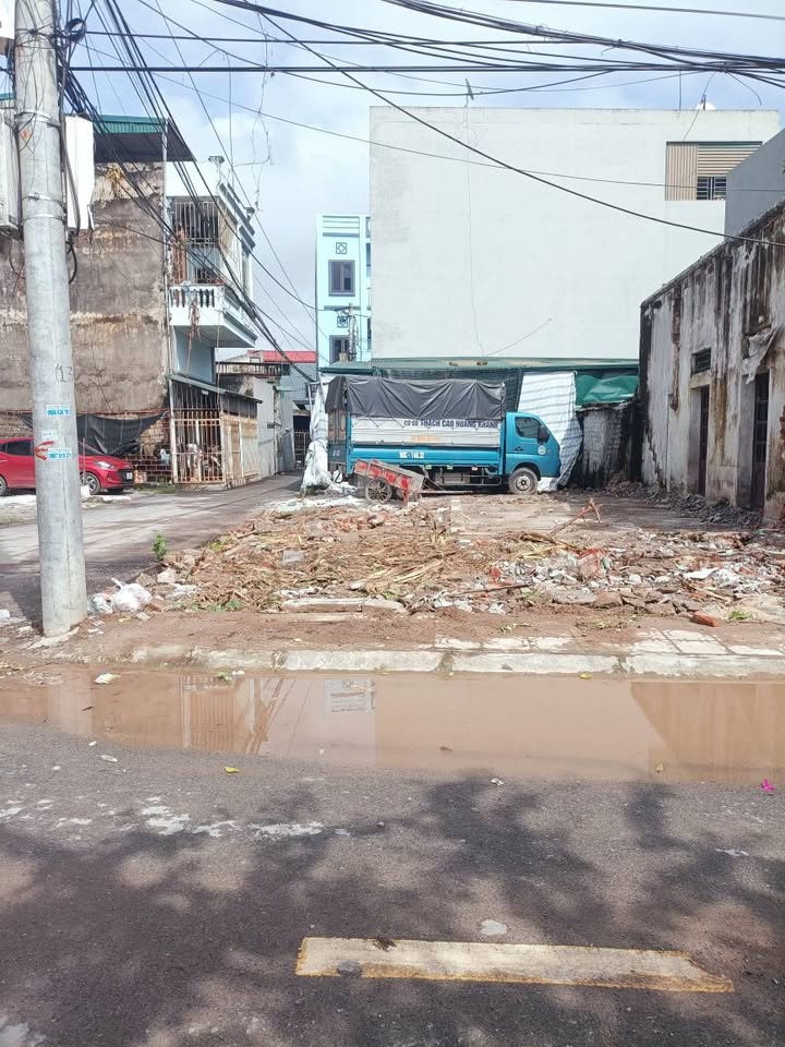 Bán lô góc vuông vắn, đường phân lô vỉa hè, gần trường Cao đẳng Thủy lợi Bắc Bộ