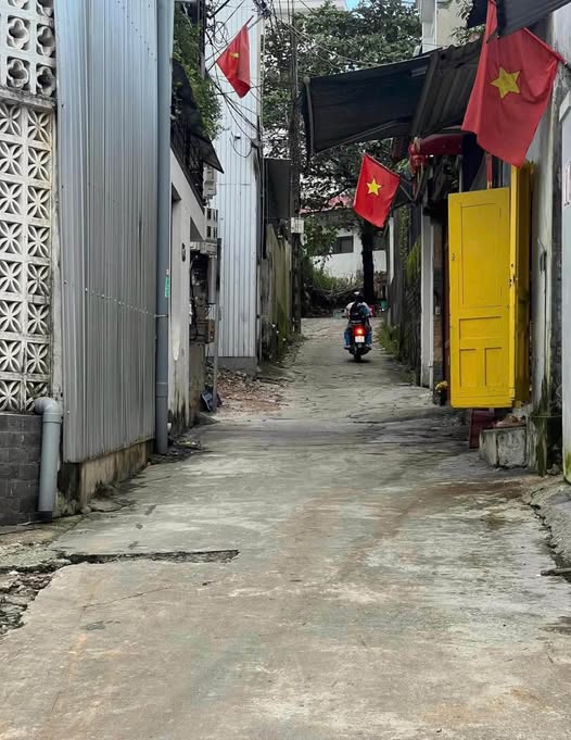 Đất vàng Trần Phú, Huế 75m2 chỉ 1.8 tỷ, cách mặt tiền 50m