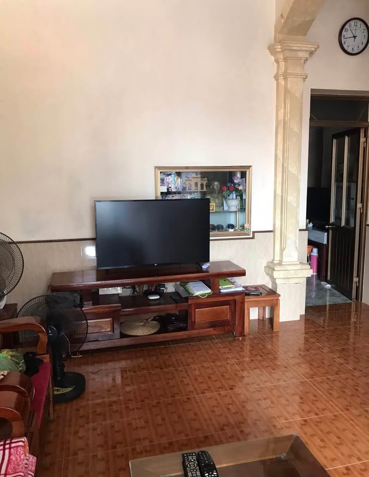 Bán nhà Cửa Ông, Cẩm Phả, 100m2, ngõ ô tô, gần nhà thờ, giá 1,8 tỷ