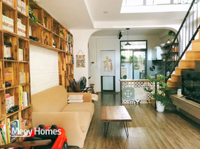 Nhà Bắc Cầu thơ mộng – 2 mặt thoáng – đón gió tự nhiên – sổ đỏ vuông vắn