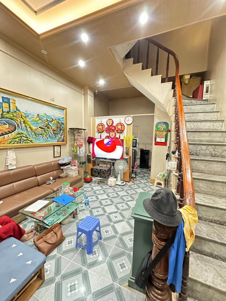 Nhà 40m2 hơn 6 tỷ hàng xóm Times City, ngõ ô tô thoải mái