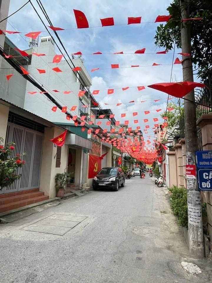 Nhà Ngọc Thụy 35m2, 5 tầng, 1 bước ra phố giá hời đây