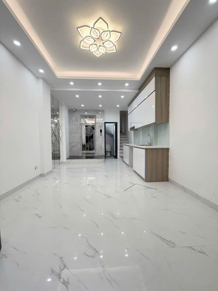 Siêu phẩm nhà 6 tầng thang máy - Xuân La, Tây Hồ 40m2, sổ đỏ chính chủ, gần hồ tây