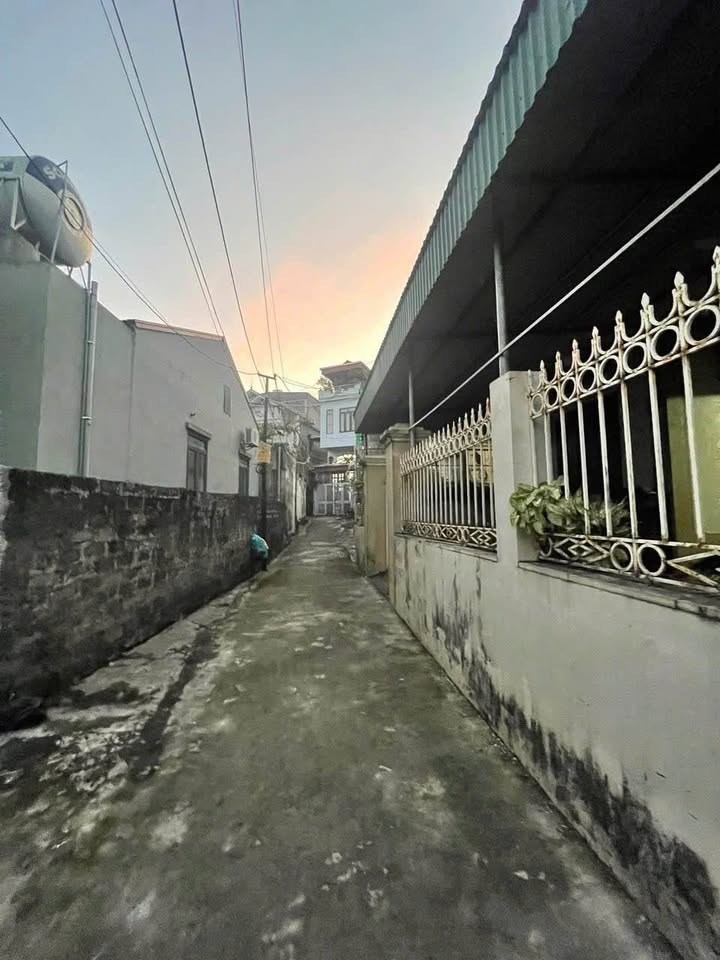 Bán đất Cẩm Thạch, Cẩm Phả diện tích 119m2, hướng Bắc ghé Tây, ngõ ô tô